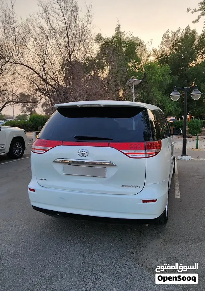 Toyota Previa 2011 photo 4