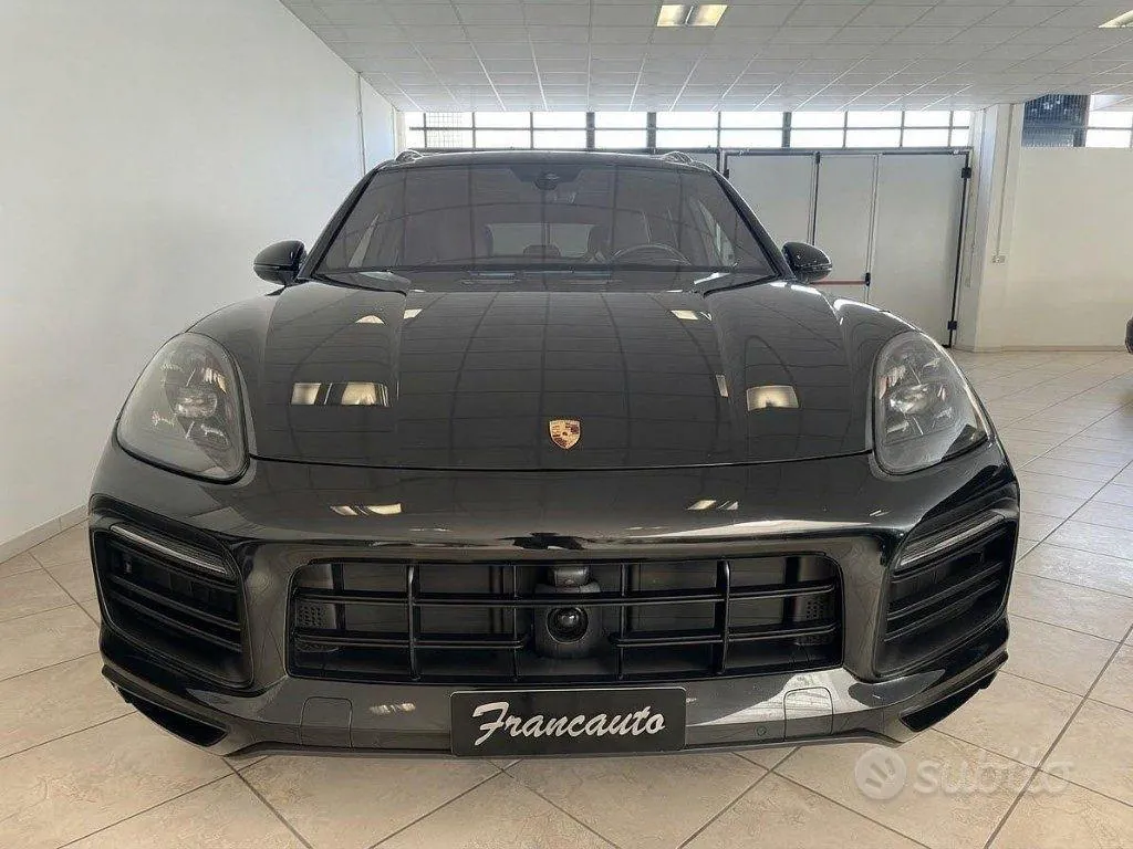 Porsche Cayenne 2021 photo 2