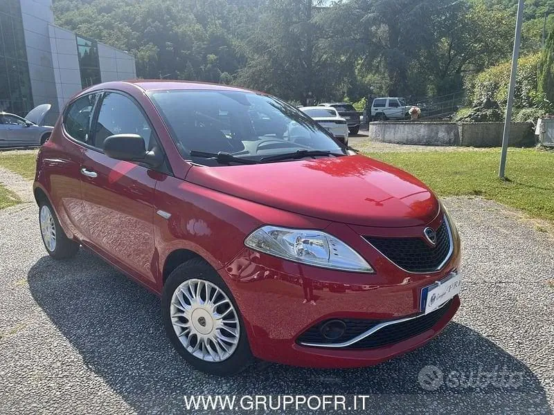 Lancia Ypsilon