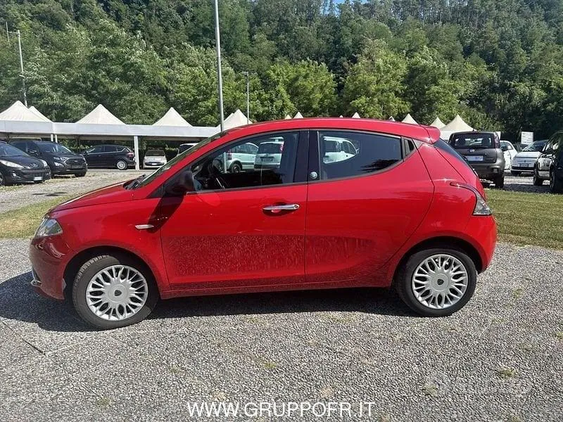 Lancia Ypsilon 2015 photo 4