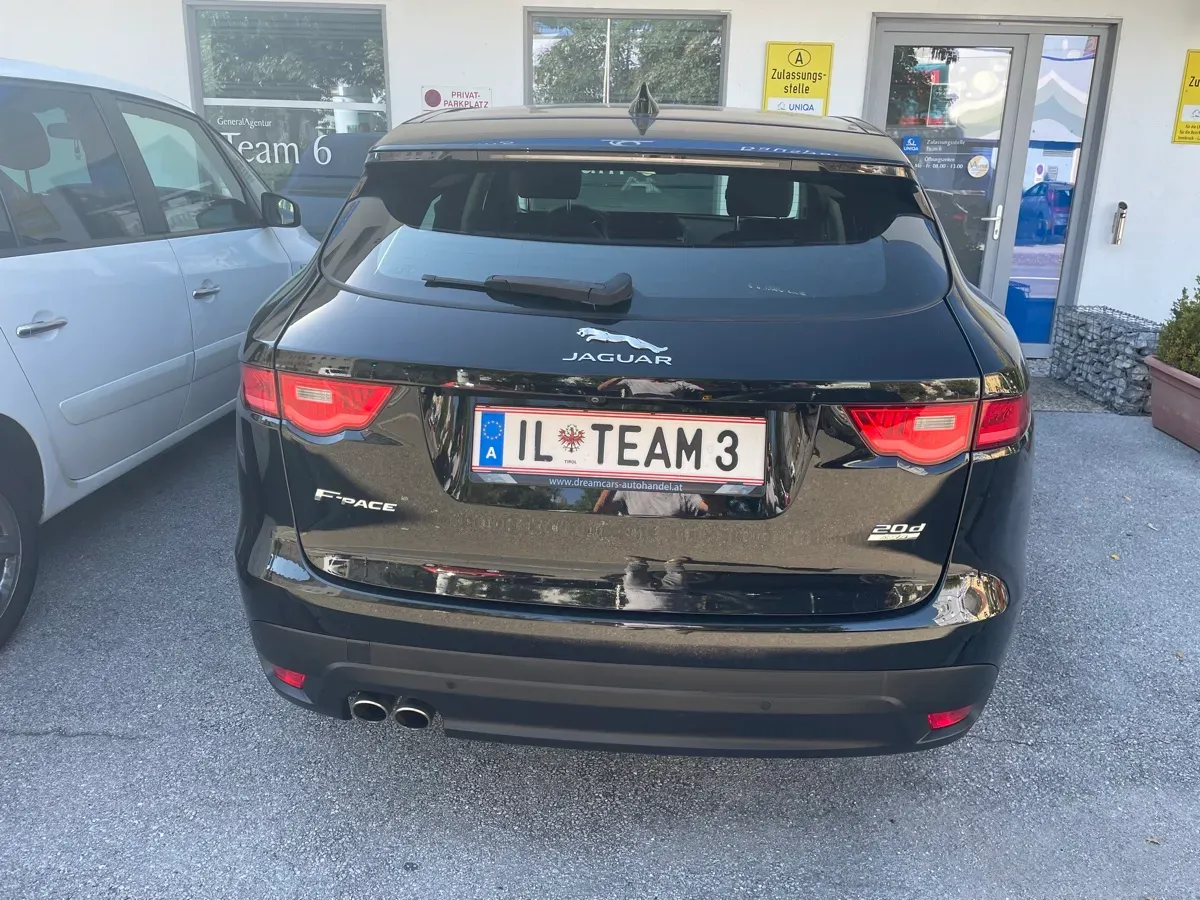 Jaguar F-Pace 2019 photo 2
