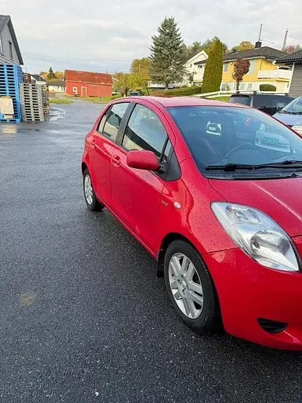 Toyota Yaris 2006 photo 2