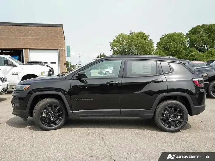 Jeep Compass 2026 photo 3