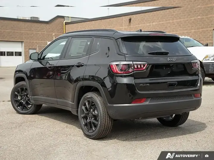 Jeep Compass 2026 photo 4