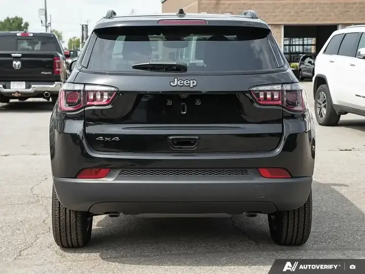 Jeep Compass 2026 photo 5