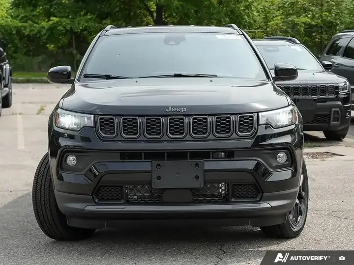 Jeep Compass 2026 photo 2
