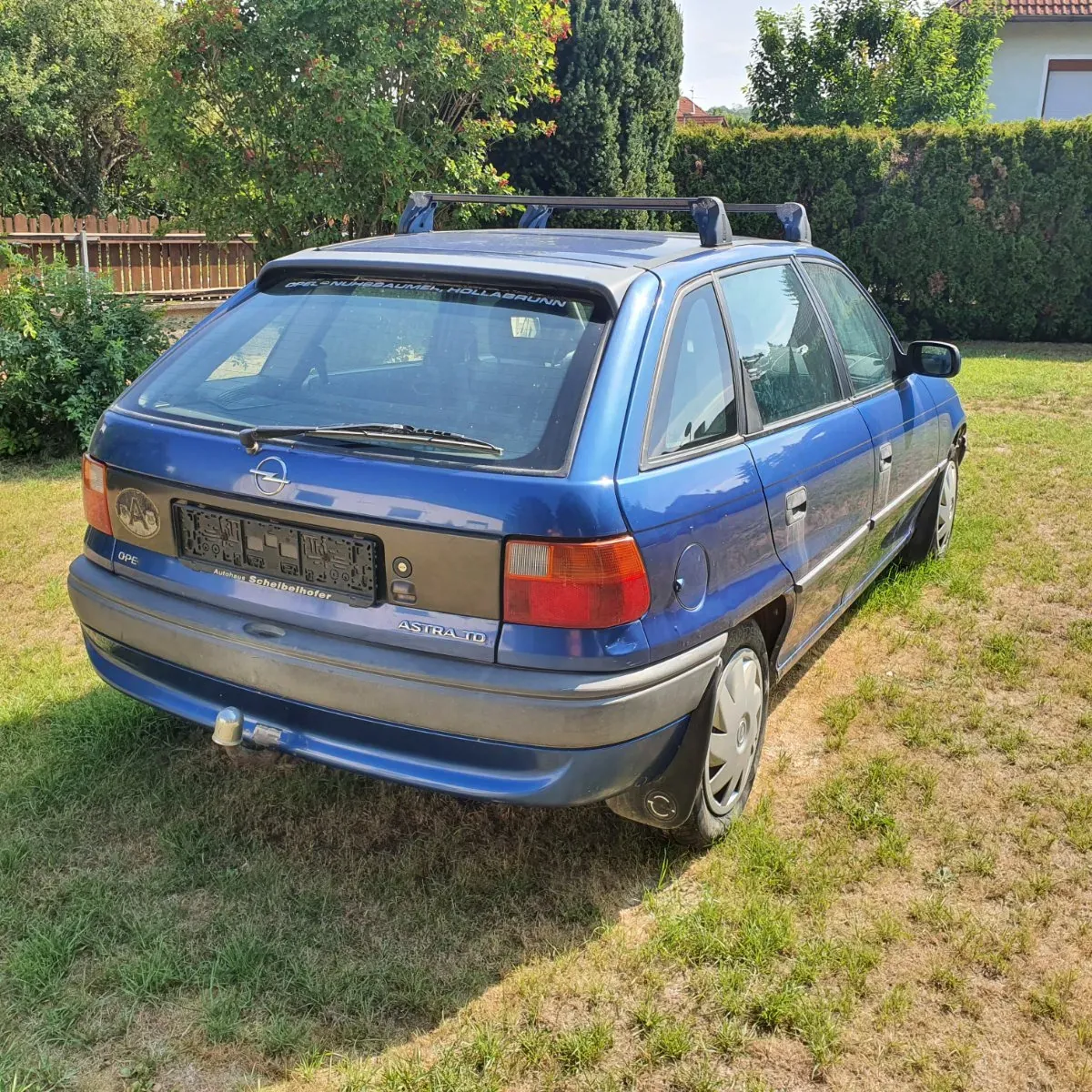 Opel Astra 1996 photo 3
