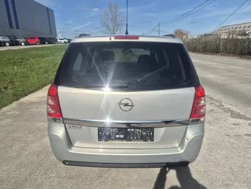 Opel Zafira 2010 photo 2