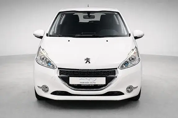 Peugeot 208 2012 photo 3