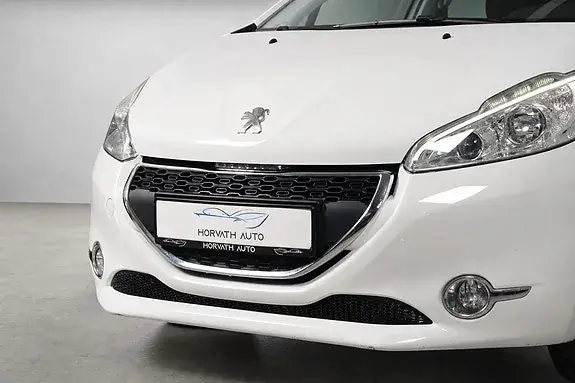 Peugeot 208 2012 photo 4