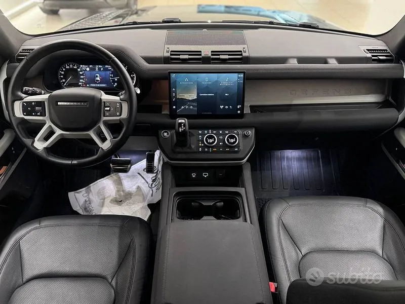 Land Rover Defender 2022 photo 4