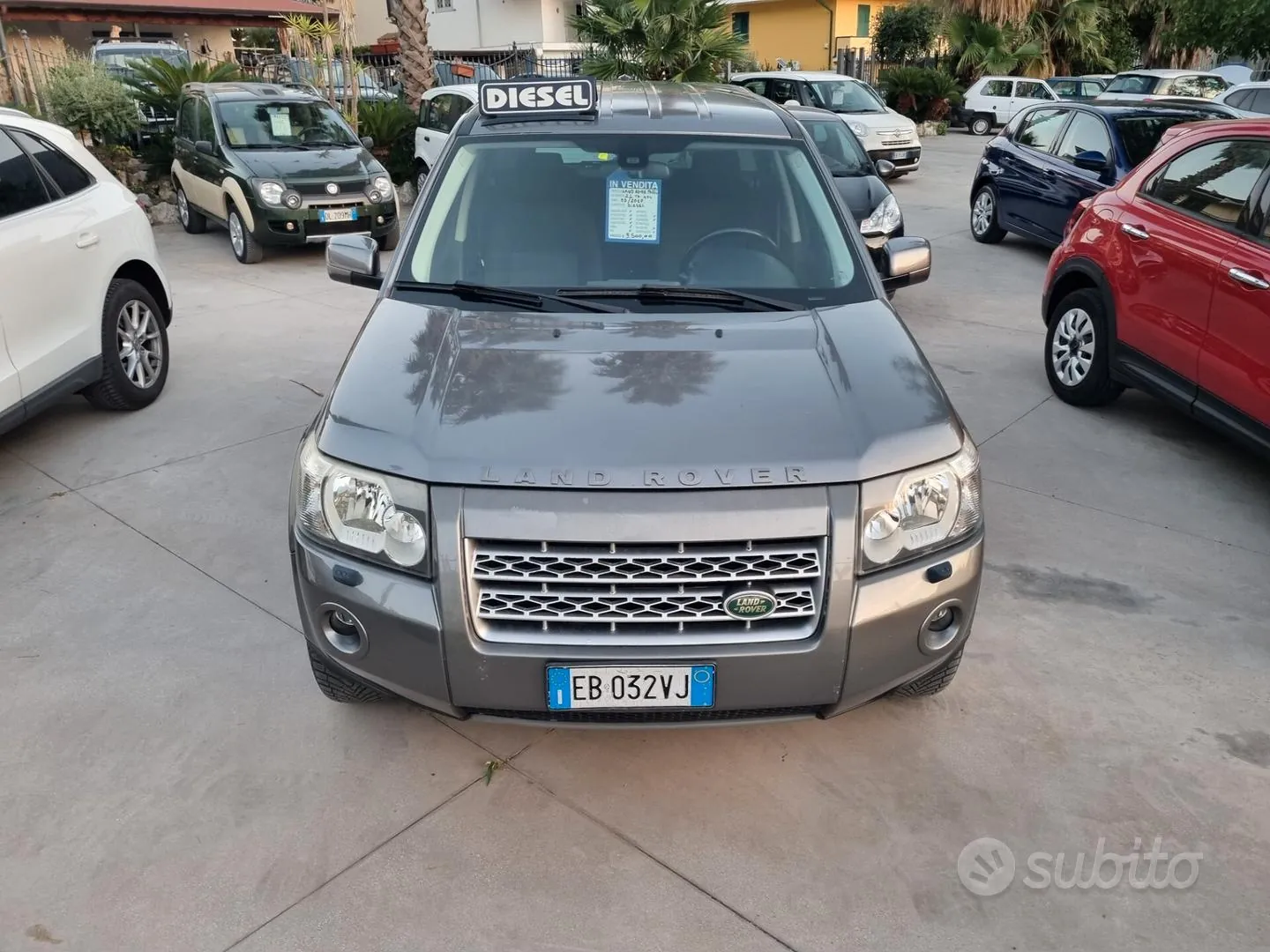 Land Rover Freelander 2010 photo 3