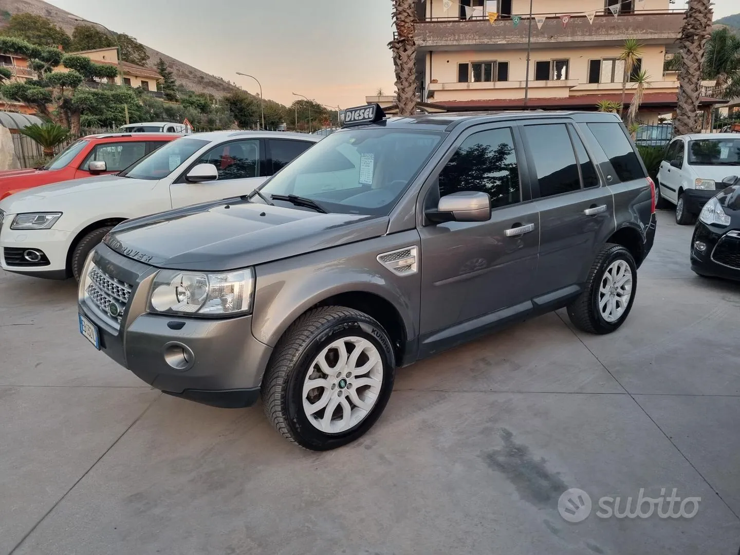 Land Rover Freelander 2010 photo 4