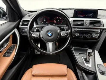 BMW 3 Series 2018 photo 2