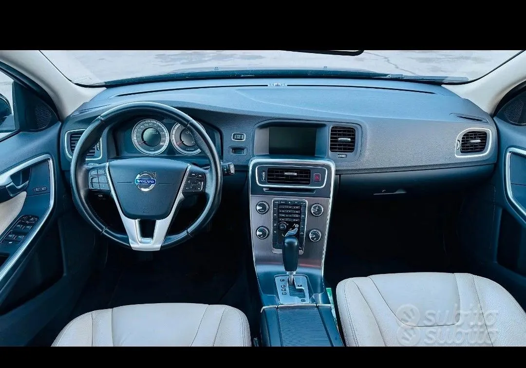 Volvo V60 2012 photo 2