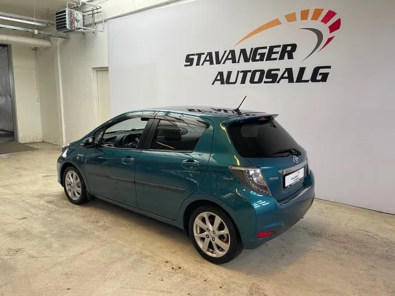 Toyota Yaris 2012 photo 5