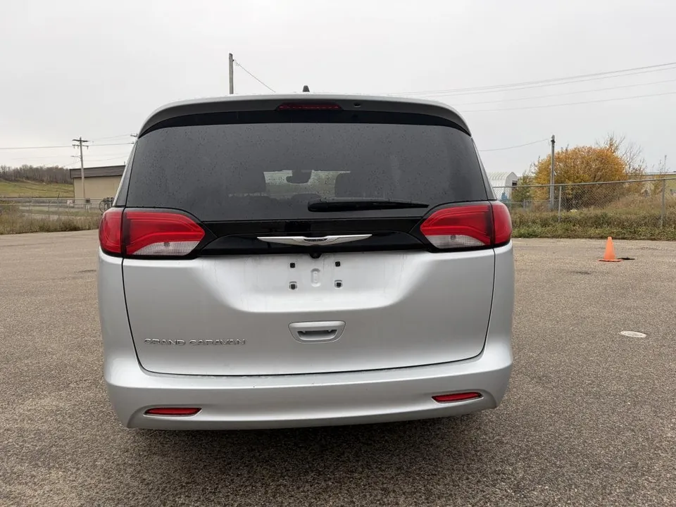Chrysler Grand Caravan 2024 photo 4
