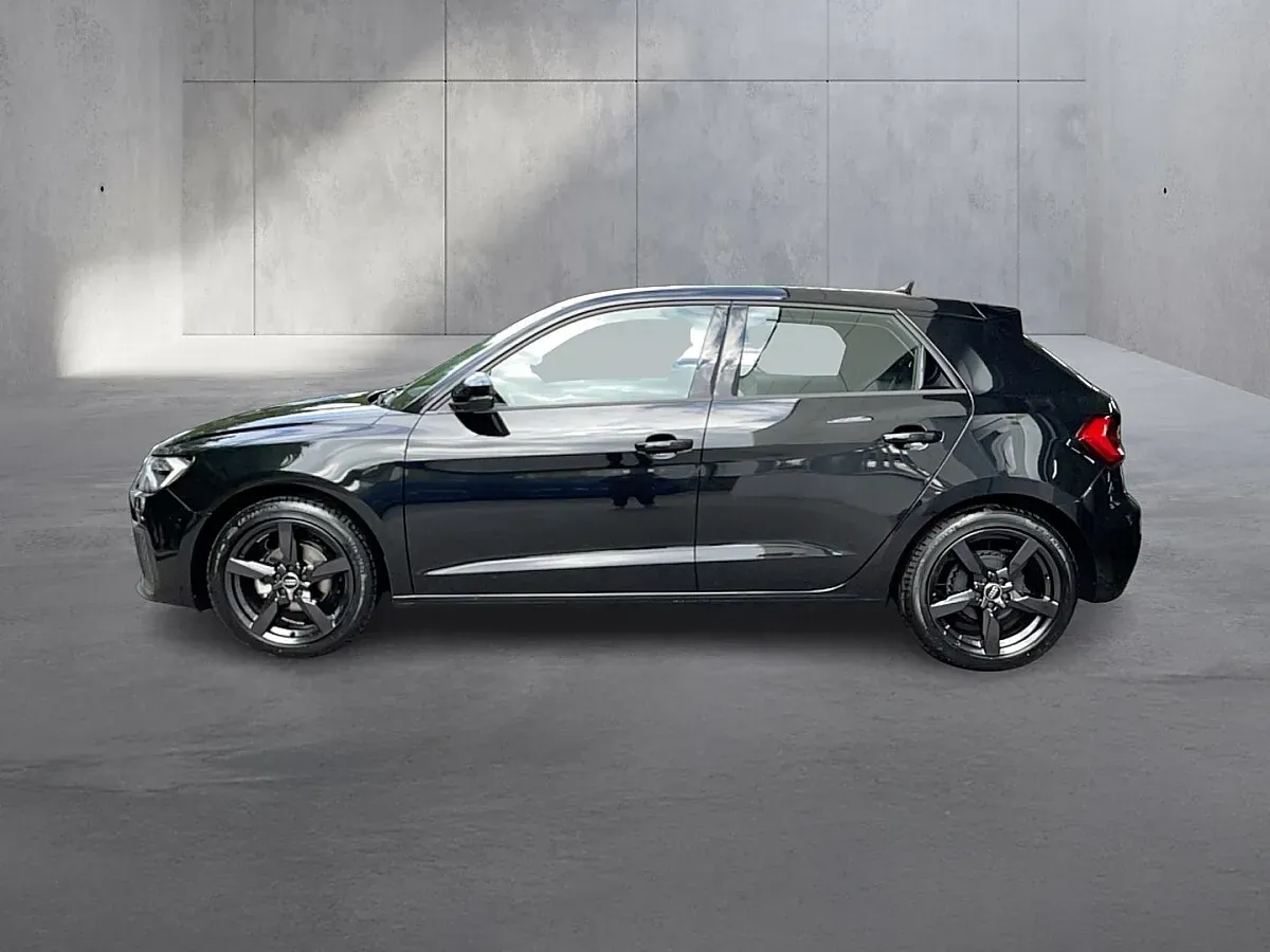 Audi A1 2025 photo 2
