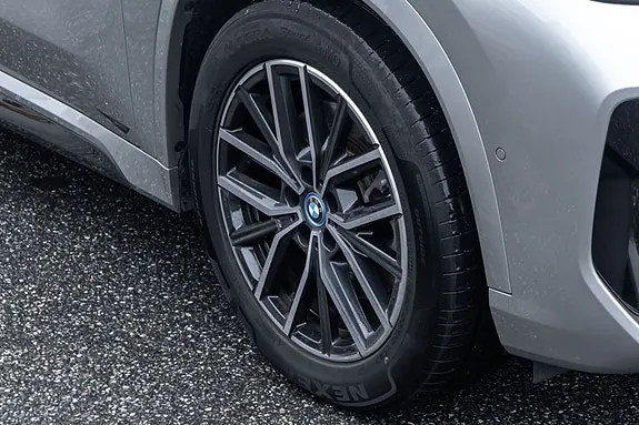 BMW Ix1 2025 photo 3