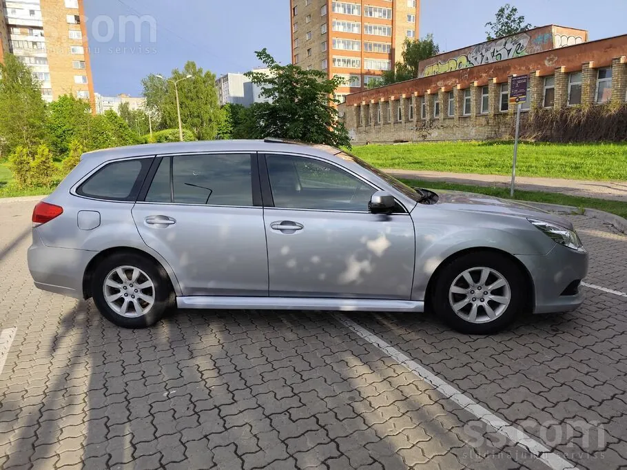 Subaru Legacy 2013 photo 3