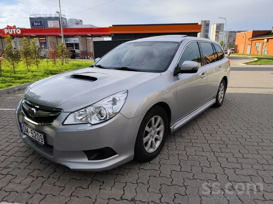 Subaru Legacy 2013 photo 2