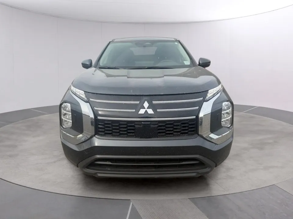 Mitsubishi Outlander 2025 photo 2