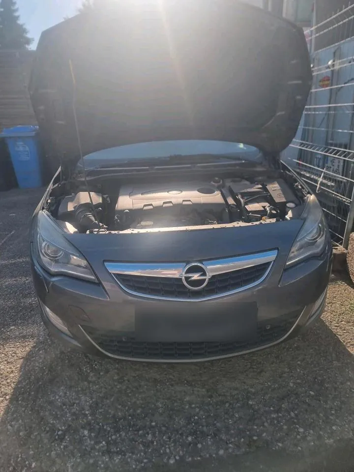 Opel Astra J