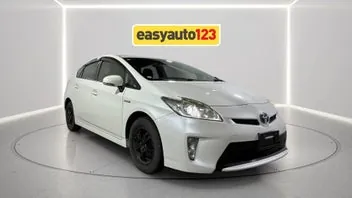Toyota Prius 2015 photo 2