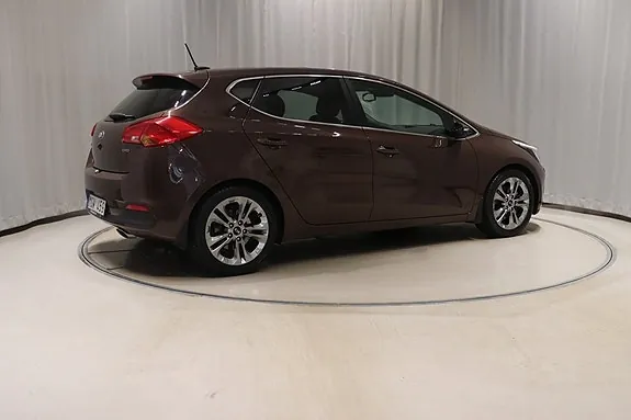 Kia Ceed 2013 photo 4