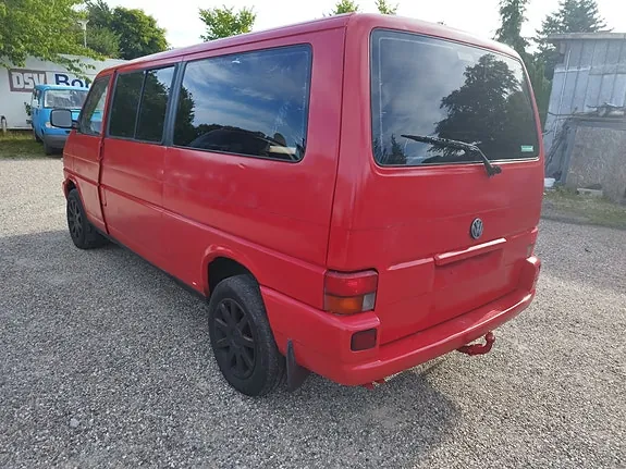 Volkswagen Caravelle 2000 photo 2