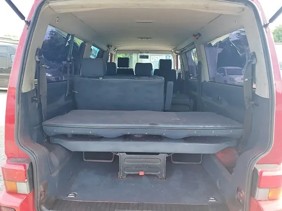 Volkswagen Caravelle 2000 photo 5