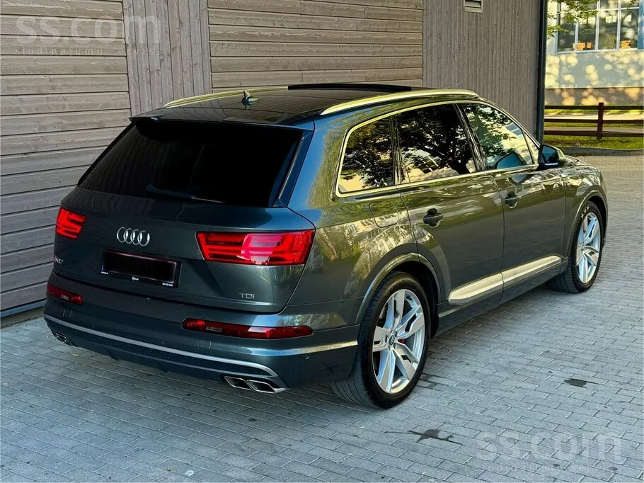 Audi Q7 2017 photo 2