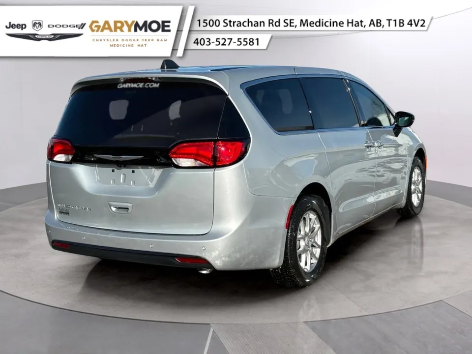Chrysler Grand Caravan 2026 photo 3