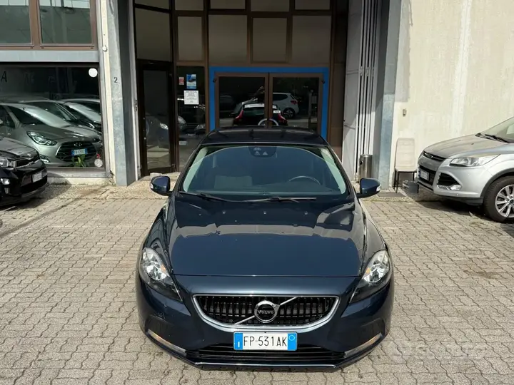Volvo V40 2018 photo 2