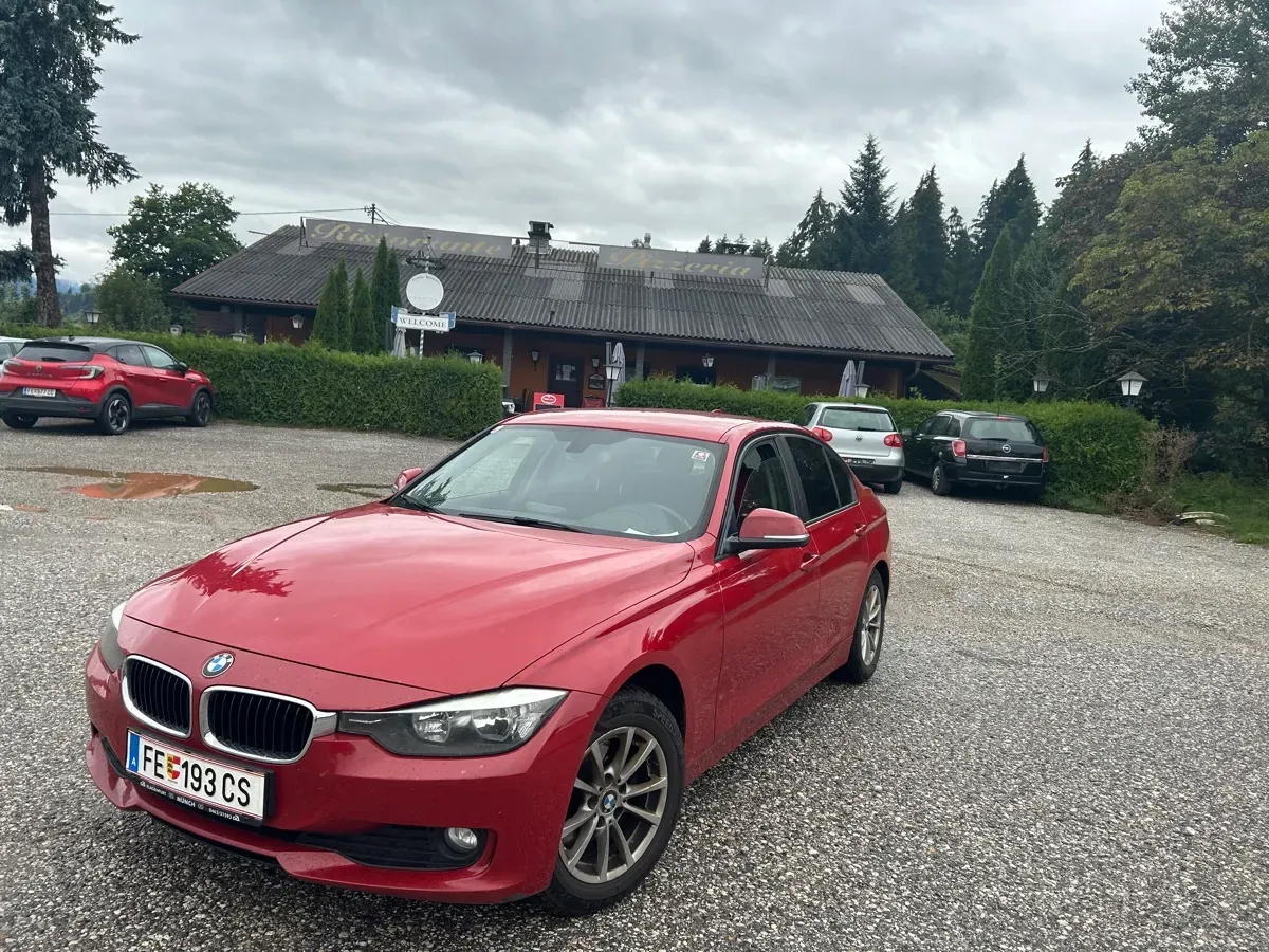 BMW 3 Series 2012 photo 3