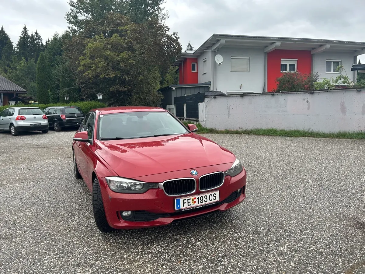 BMW 3 Series 2012 photo 2