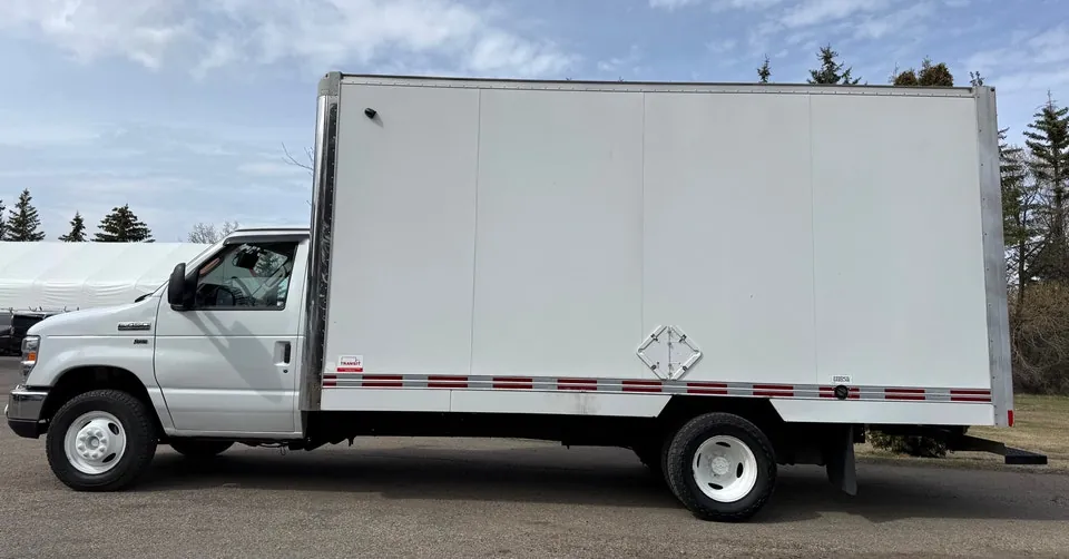 Ford E-450 2018 photo 5