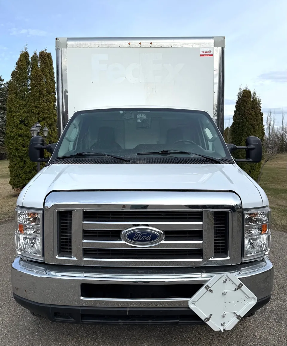 Ford E-450 2018 photo 2