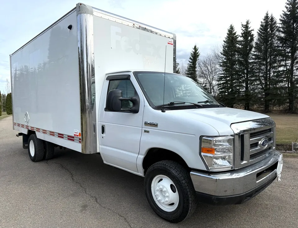 Ford E-450 2018 photo 3