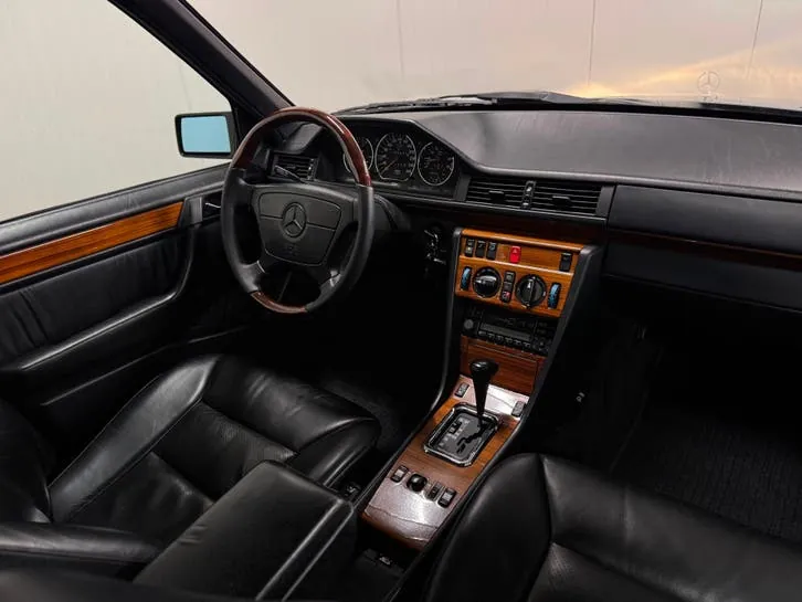 Mercedes-Benz 280 E 1993 photo 2