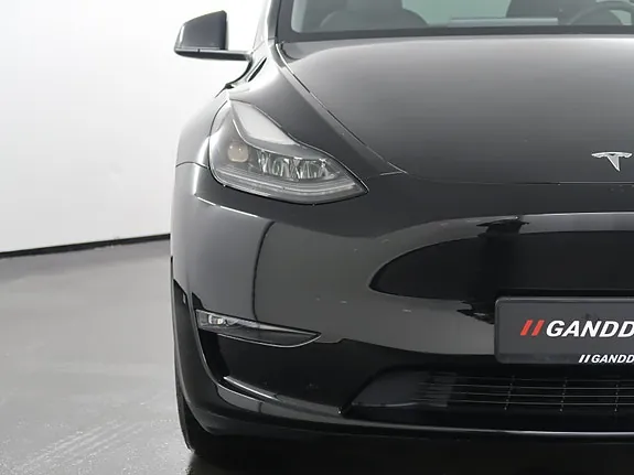 Tesla Model Y 2025 photo 5