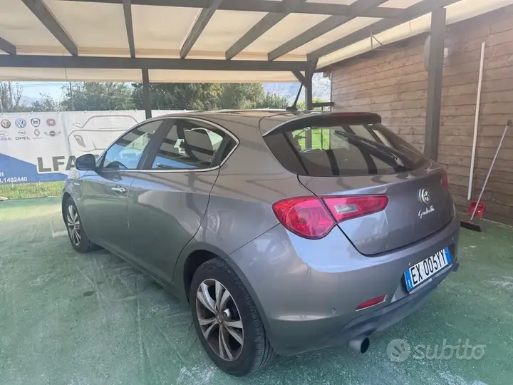 Alfa Romeo Giulietta 2013 photo 5