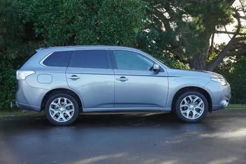 Mitsubishi Outlander 2014 photo 3