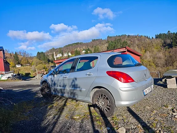 Peugeot 308 2010 photo 5
