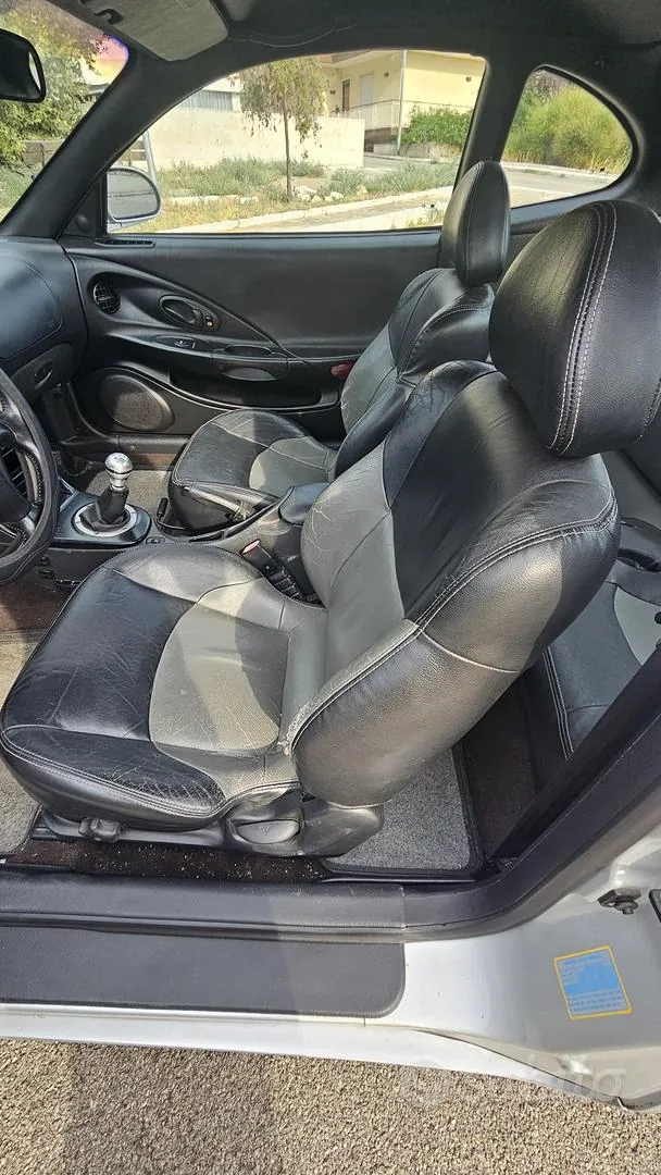 Hyundai Coupe 2000 photo 5