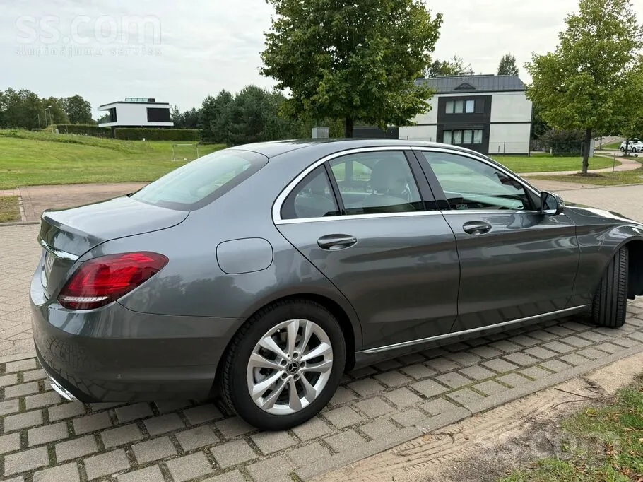 Mercedes-Benz C180 2018 photo 4