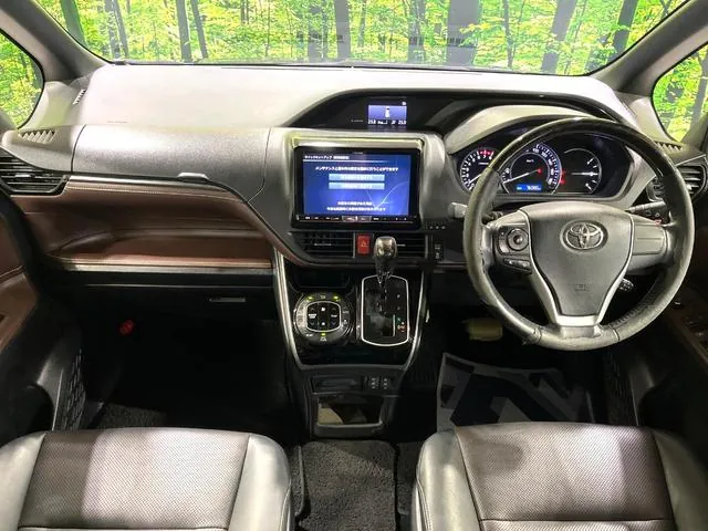 Toyota Esquaise 2015 photo 2