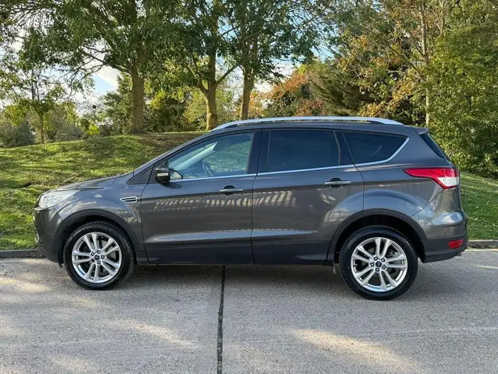 Ford Kuga 2015 photo 4