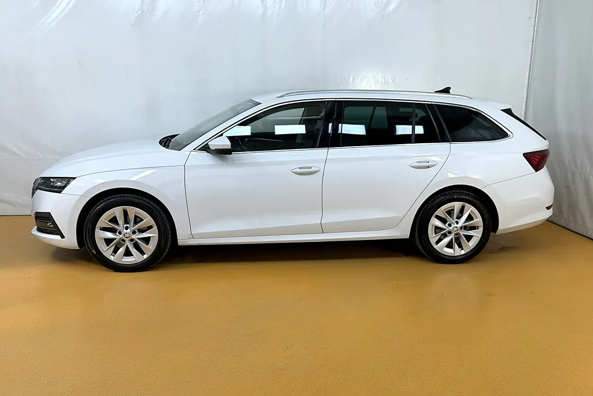 Skoda Octavia 2021 photo 3