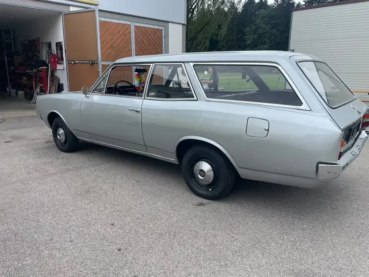 Opel Rekord 1967 photo 2